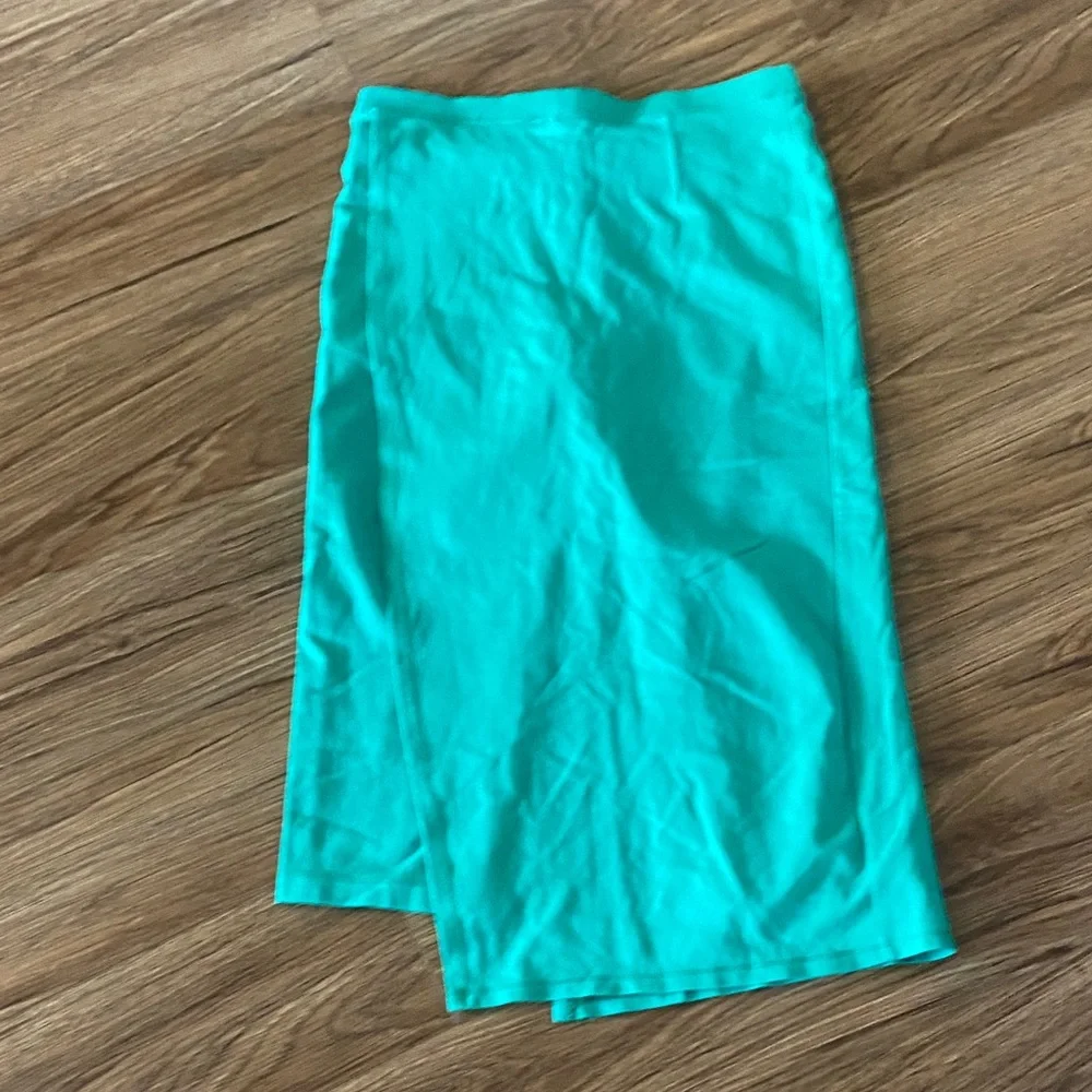 Betabrand Sassiest Crop Pant Green Skirt Overlay Size M. - Picture 9 of 10